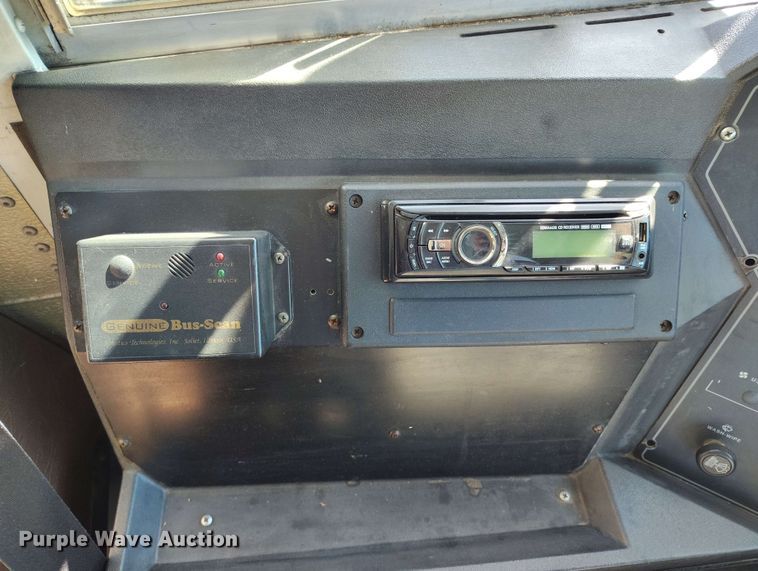 image for item DP4922 1999 International 3800 school bus