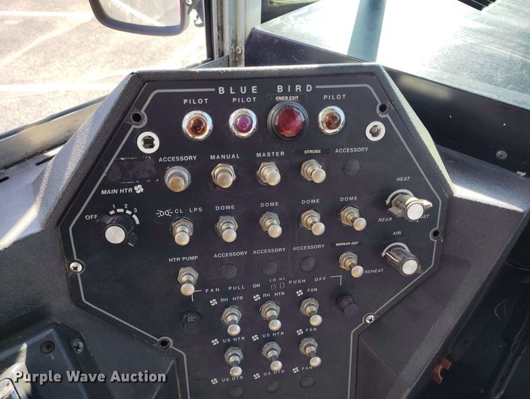 image for item DP4922 1999 International 3800 school bus