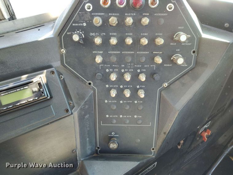 image for item DP4922 1999 International 3800 school bus