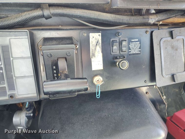 image for item DP4922 1999 International 3800 school bus