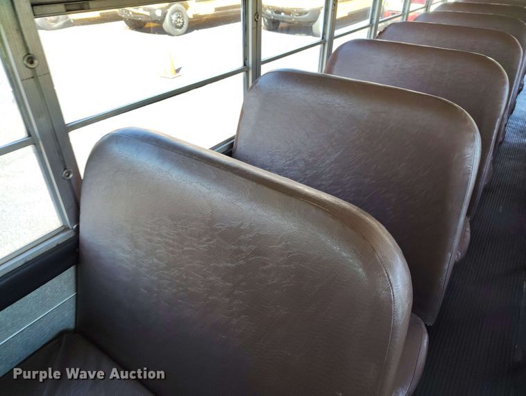 image for item DP4922 1999 International 3800 school bus