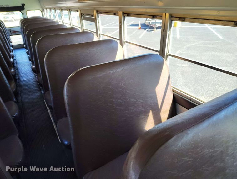 image for item DP4922 1999 International 3800 school bus