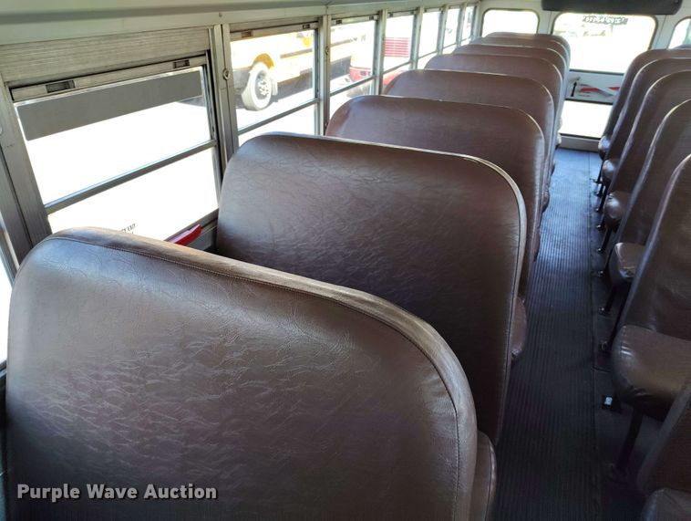 image for item DP4922 1999 International 3800 school bus