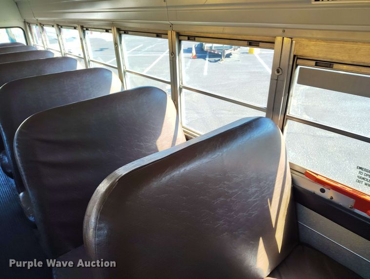 image for item DP4922 1999 International 3800 school bus