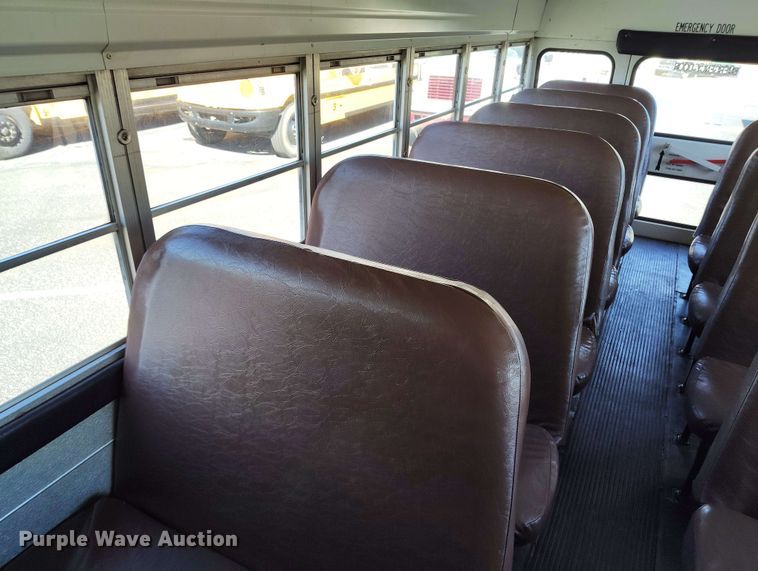 image for item DP4922 1999 International 3800 school bus