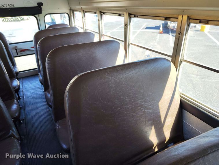 image for item DP4922 1999 International 3800 school bus