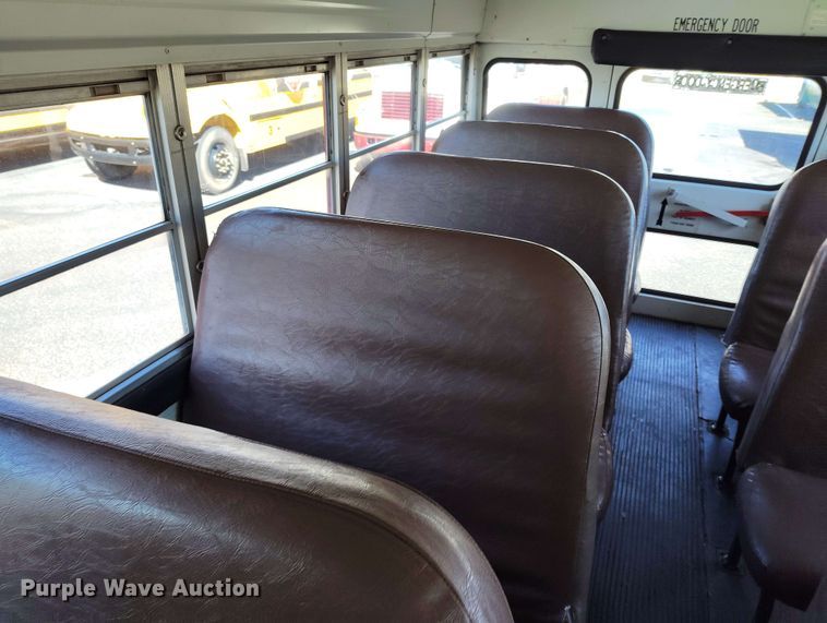 image for item DP4922 1999 International 3800 school bus