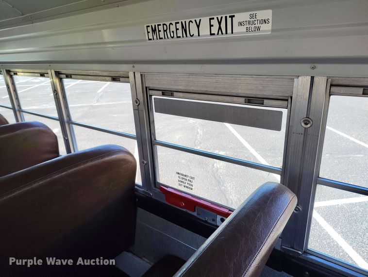 image for item DP4922 1999 International 3800 school bus