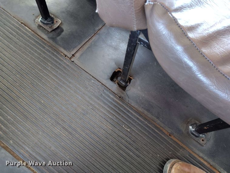 image for item DP4922 1999 International 3800 school bus