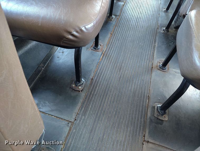 image for item DP4922 1999 International 3800 school bus