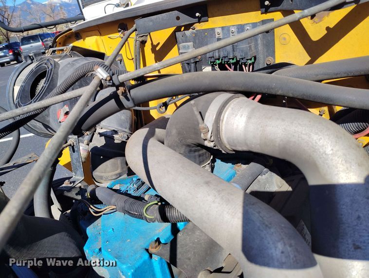 image for item DP4922 1999 International 3800 school bus