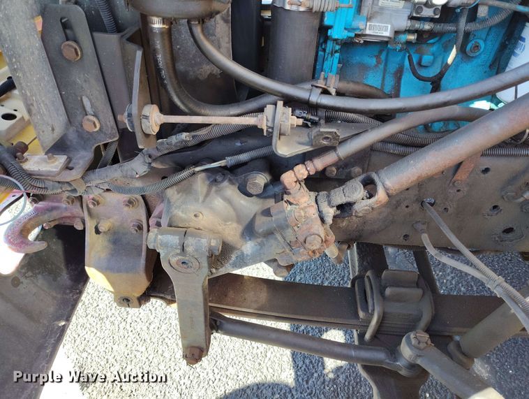 image for item DP4922 1999 International 3800 school bus