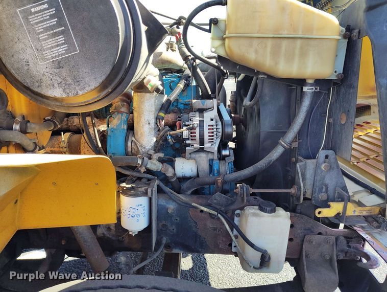 image for item DP4922 1999 International 3800 school bus