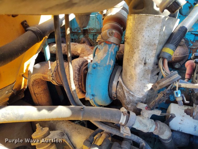 image for item DP4922 1999 International 3800 school bus