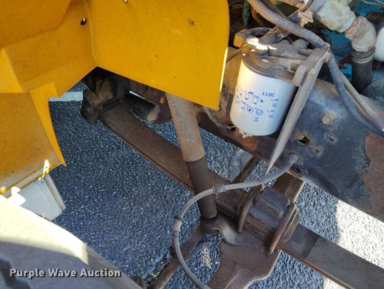 image for item DP4922 1999 International 3800 school bus