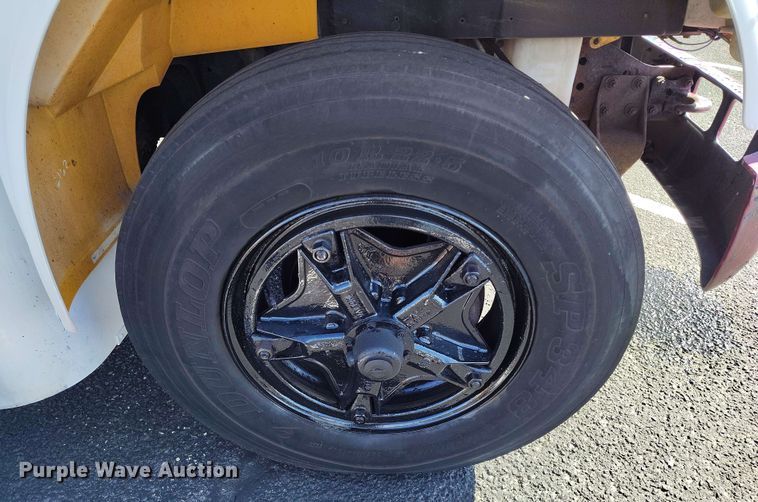 image for item DP4922 1999 International 3800 school bus