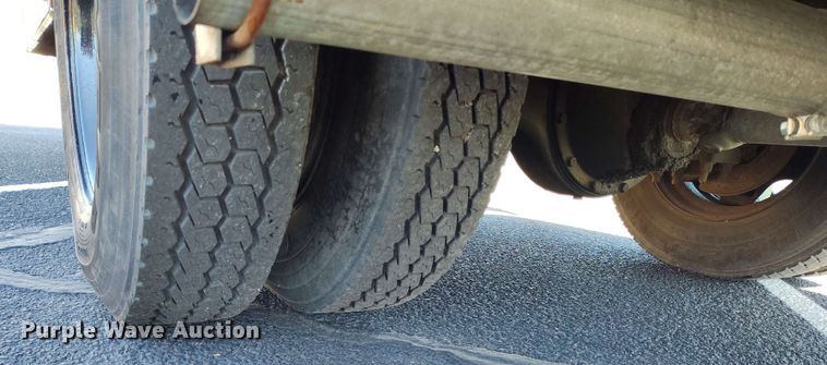 image for item DP4922 1999 International 3800 school bus