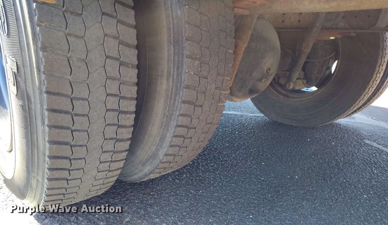 image for item DP4922 1999 International 3800 school bus