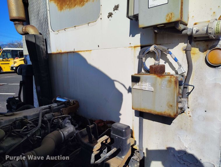 image for item DP4923 2005 Chevrolet W5500 utility / service truck