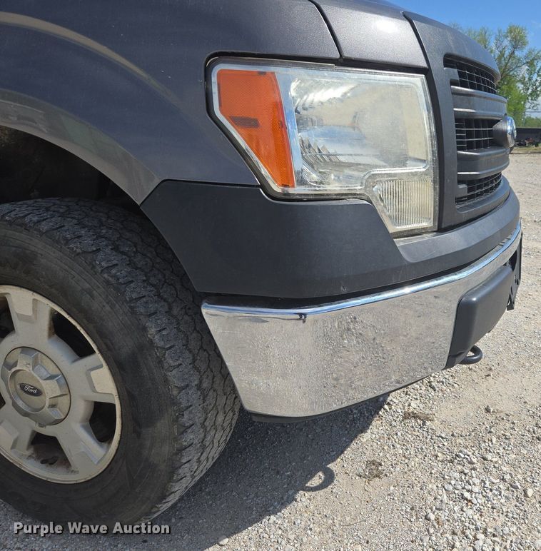 image for item DP6335 2013 Ford F150 SuperCrew pickup truck