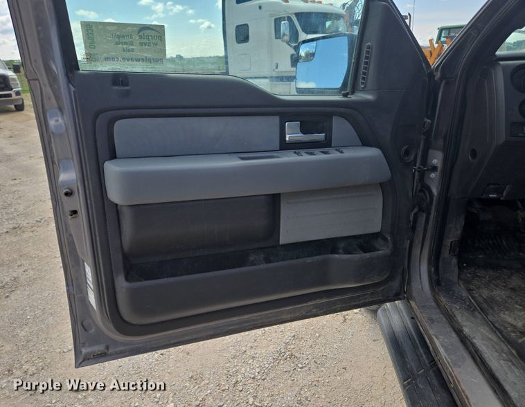 image for item DP6335 2013 Ford F150 SuperCrew pickup truck