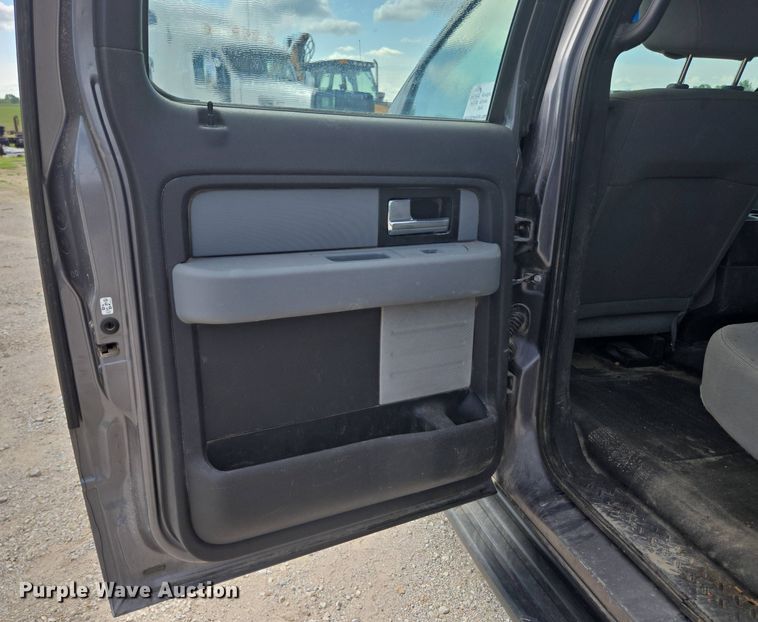 image for item DP6335 2013 Ford F150 SuperCrew pickup truck