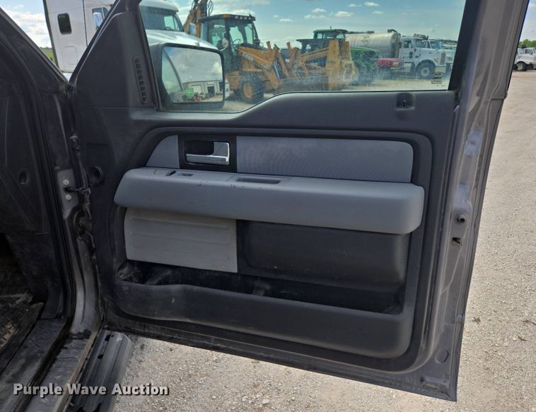 image for item DP6335 2013 Ford F150 SuperCrew pickup truck