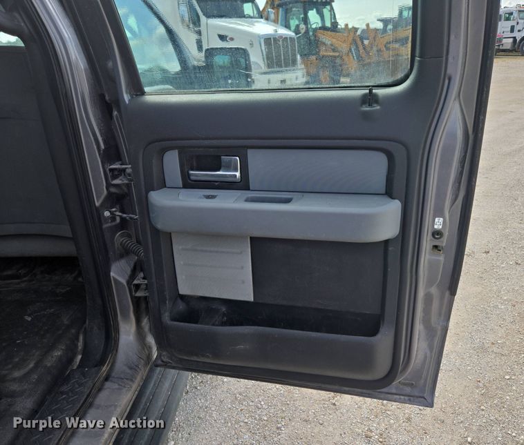 image for item DP6335 2013 Ford F150 SuperCrew pickup truck