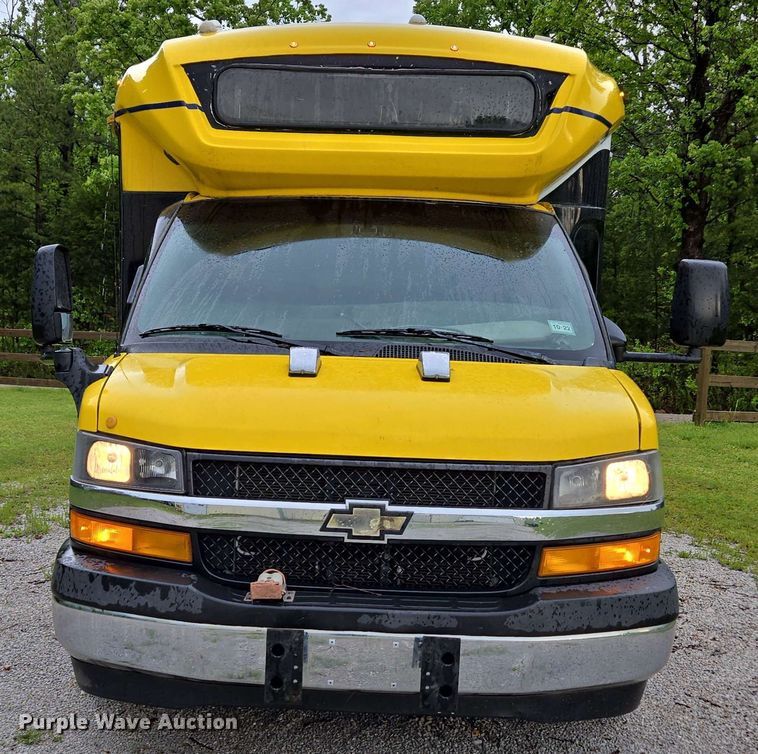 image for item DP6368 2017 Chevrolet Express G4500 shuttle bus