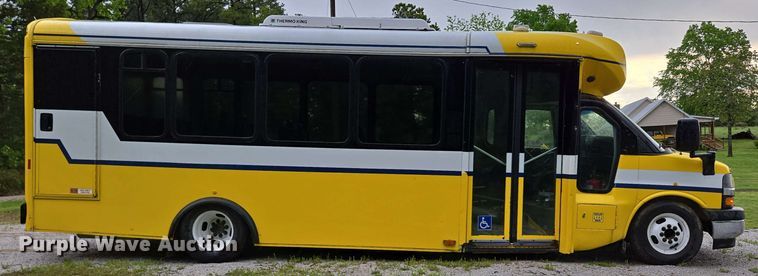 image for item DP6368 2017 Chevrolet Express G4500 shuttle bus