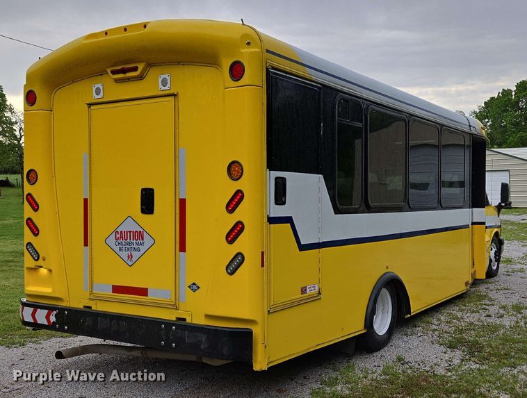 image for item DP6368 2017 Chevrolet Express G4500 shuttle bus