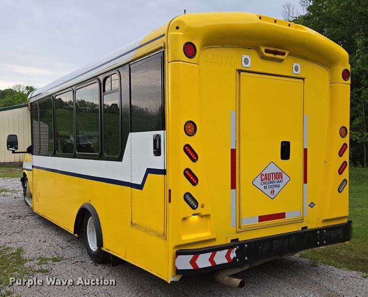 image for item DP6368 2017 Chevrolet Express G4500 shuttle bus