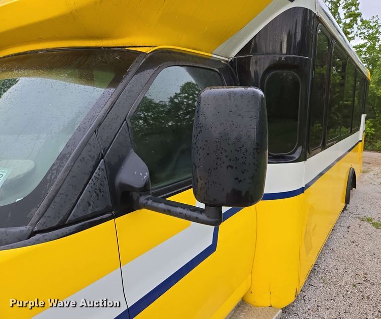 image for item DP6368 2017 Chevrolet Express G4500 shuttle bus