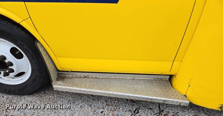 image for item DP6368 2017 Chevrolet Express G4500 shuttle bus