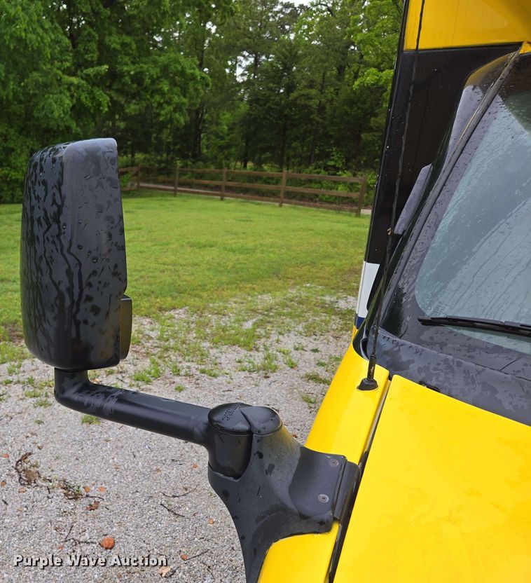 image for item DP6368 2017 Chevrolet Express G4500 shuttle bus