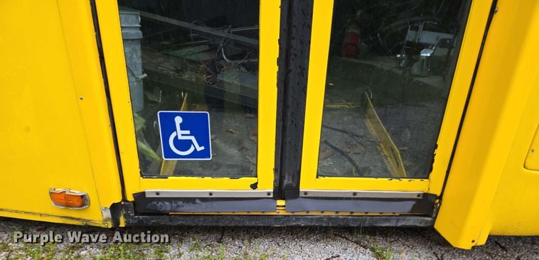 image for item DP6368 2017 Chevrolet Express G4500 shuttle bus