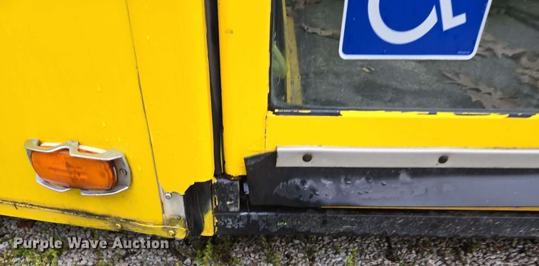 image for item DP6368 2017 Chevrolet Express G4500 shuttle bus