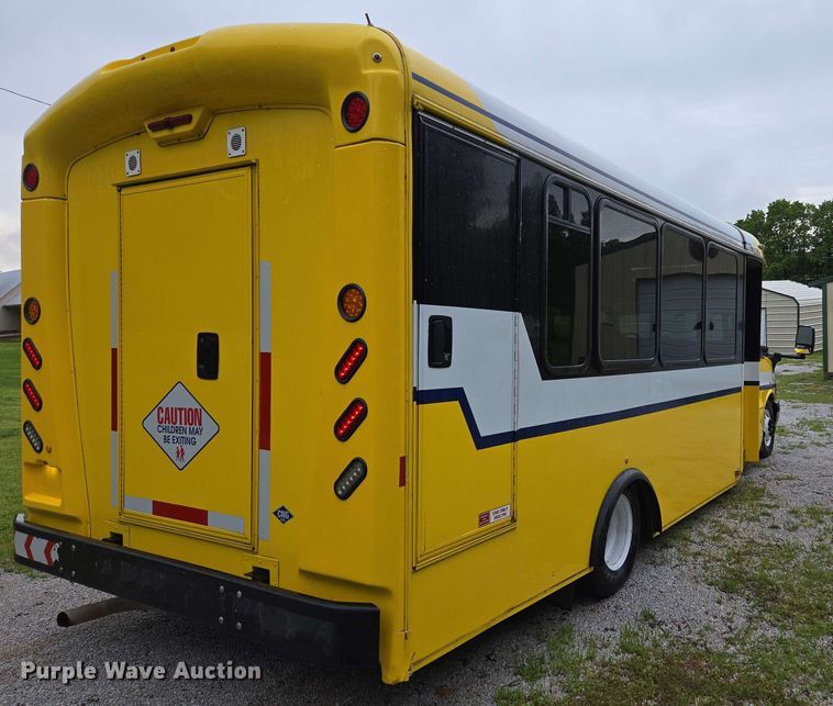 image for item DP6368 2017 Chevrolet Express G4500 shuttle bus