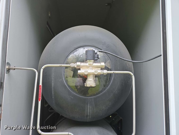 image for item DP6368 2017 Chevrolet Express G4500 shuttle bus