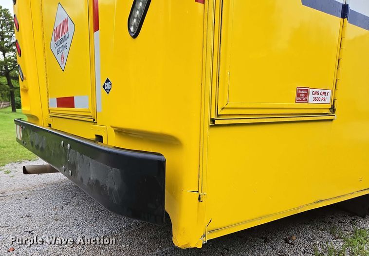 image for item DP6368 2017 Chevrolet Express G4500 shuttle bus