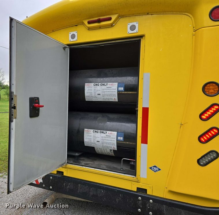 image for item DP6368 2017 Chevrolet Express G4500 shuttle bus