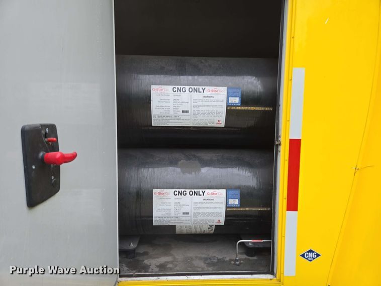 image for item DP6368 2017 Chevrolet Express G4500 shuttle bus