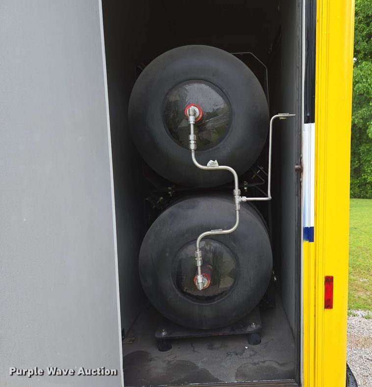 image for item DP6368 2017 Chevrolet Express G4500 shuttle bus