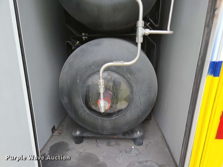 image for item DP6368 2017 Chevrolet Express G4500 shuttle bus