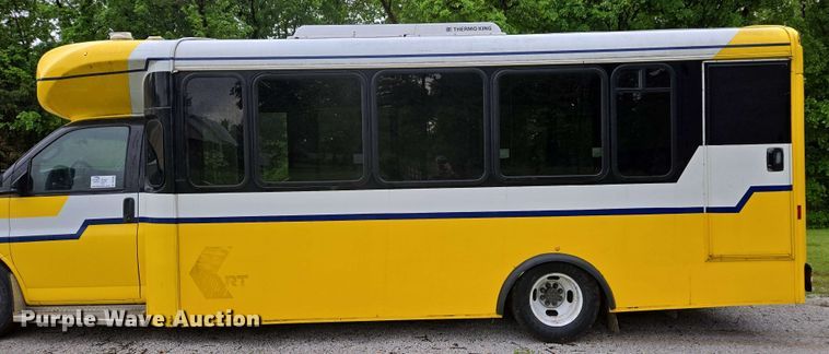 image for item DP6368 2017 Chevrolet Express G4500 shuttle bus