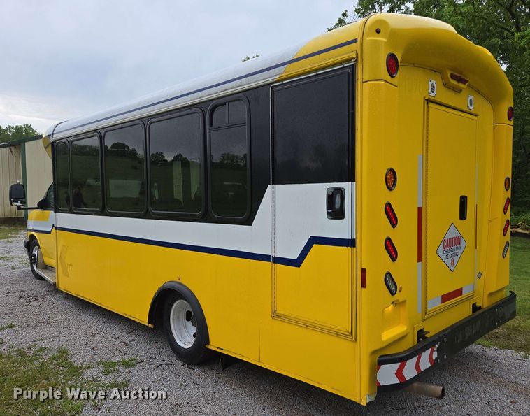 image for item DP6368 2017 Chevrolet Express G4500 shuttle bus