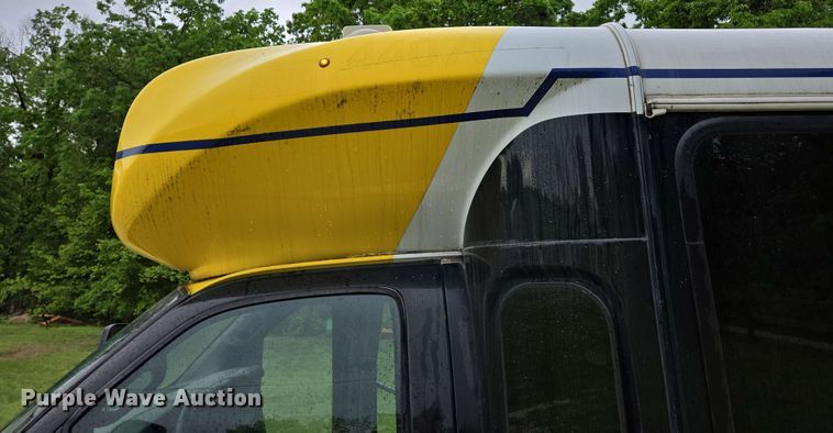 image for item DP6368 2017 Chevrolet Express G4500 shuttle bus