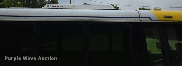 image for item DP6368 2017 Chevrolet Express G4500 shuttle bus