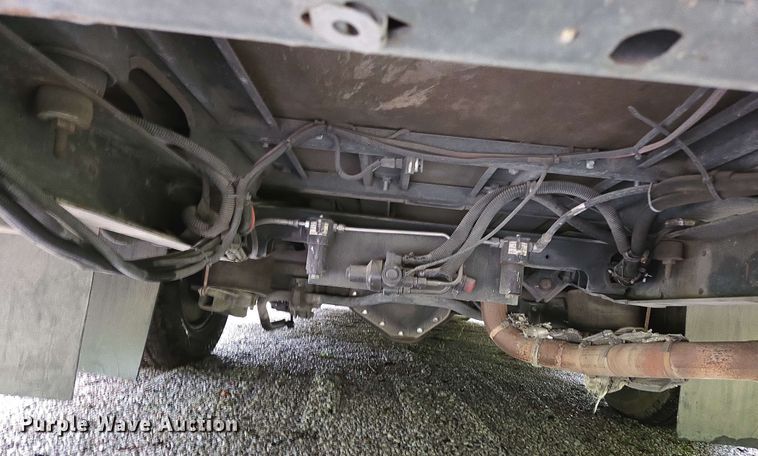 image for item DP6368 2017 Chevrolet Express G4500 shuttle bus