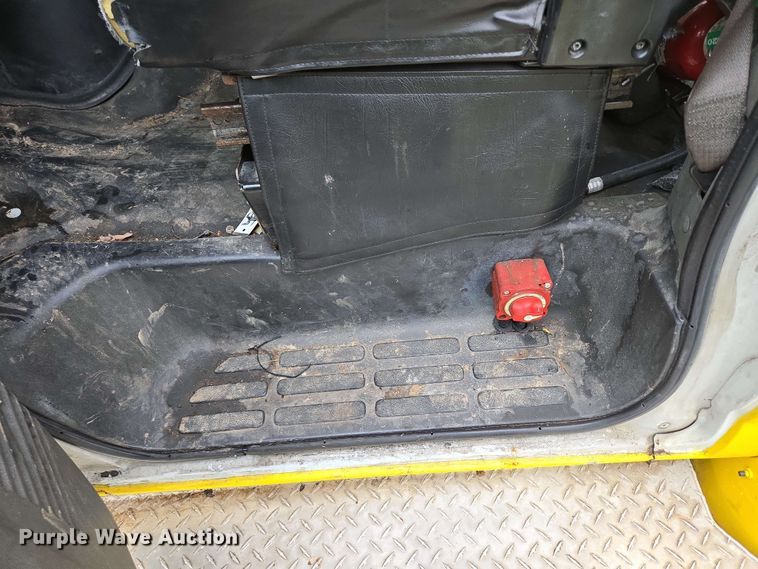 image for item DP6368 2017 Chevrolet Express G4500 shuttle bus